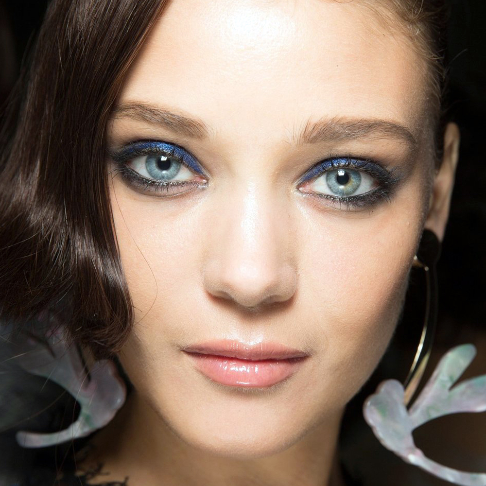 Hipnotišući pogled i koloritni akcenti 